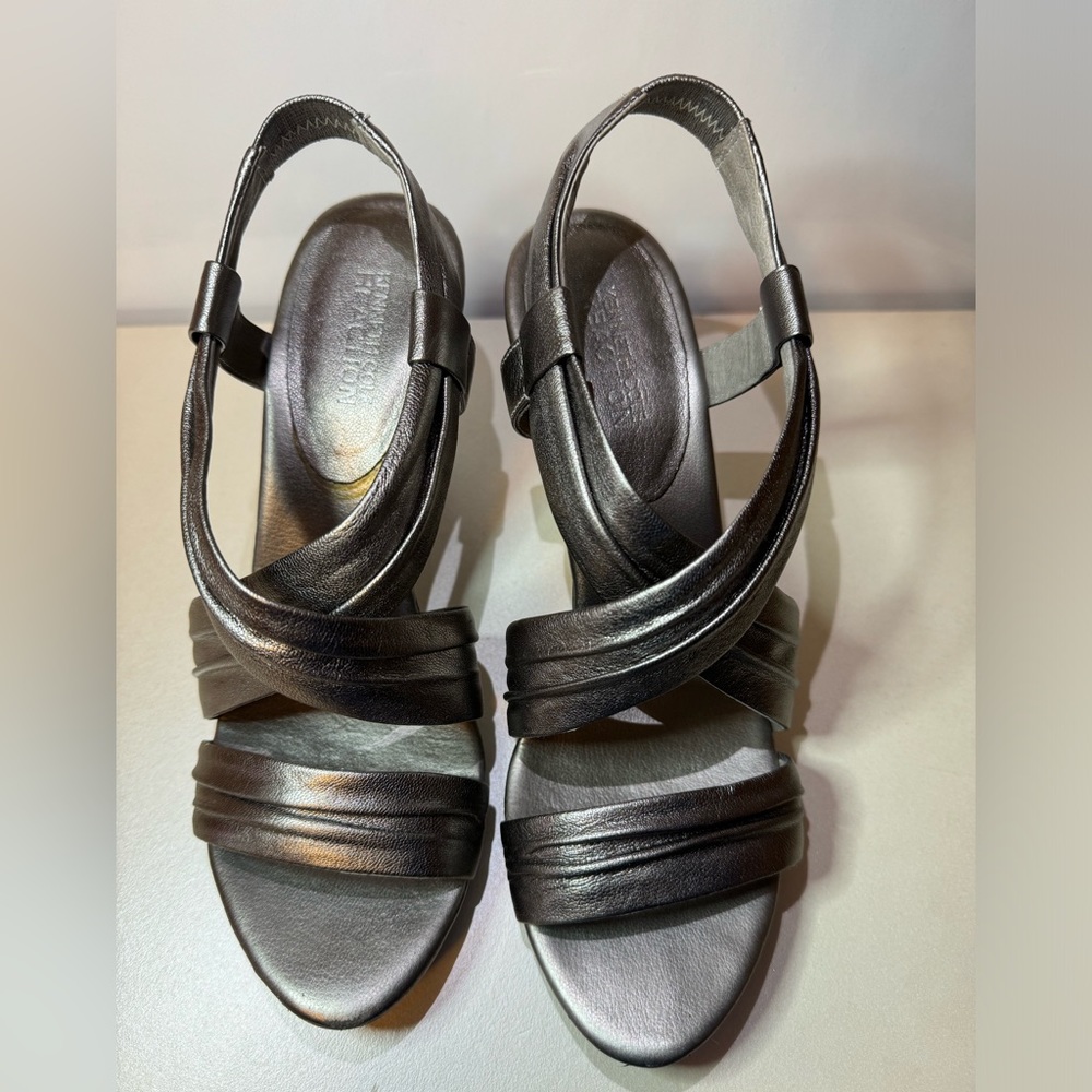 Kenneth Cole Reaction leather Heels Silver Metallic Women’s Shoe 7 - Picture 2 of 16